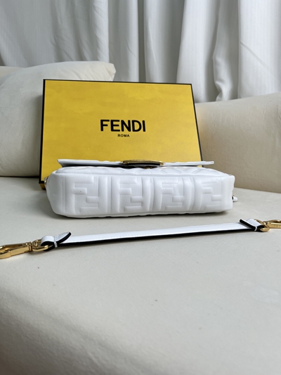 フェンディバッグ全体デザイン